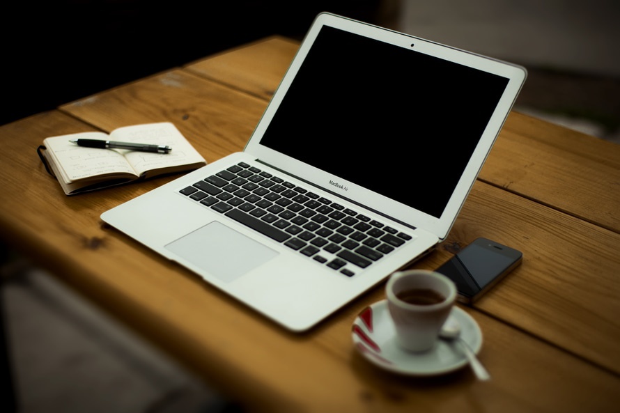 coffee-apple-iphone-laptop-large